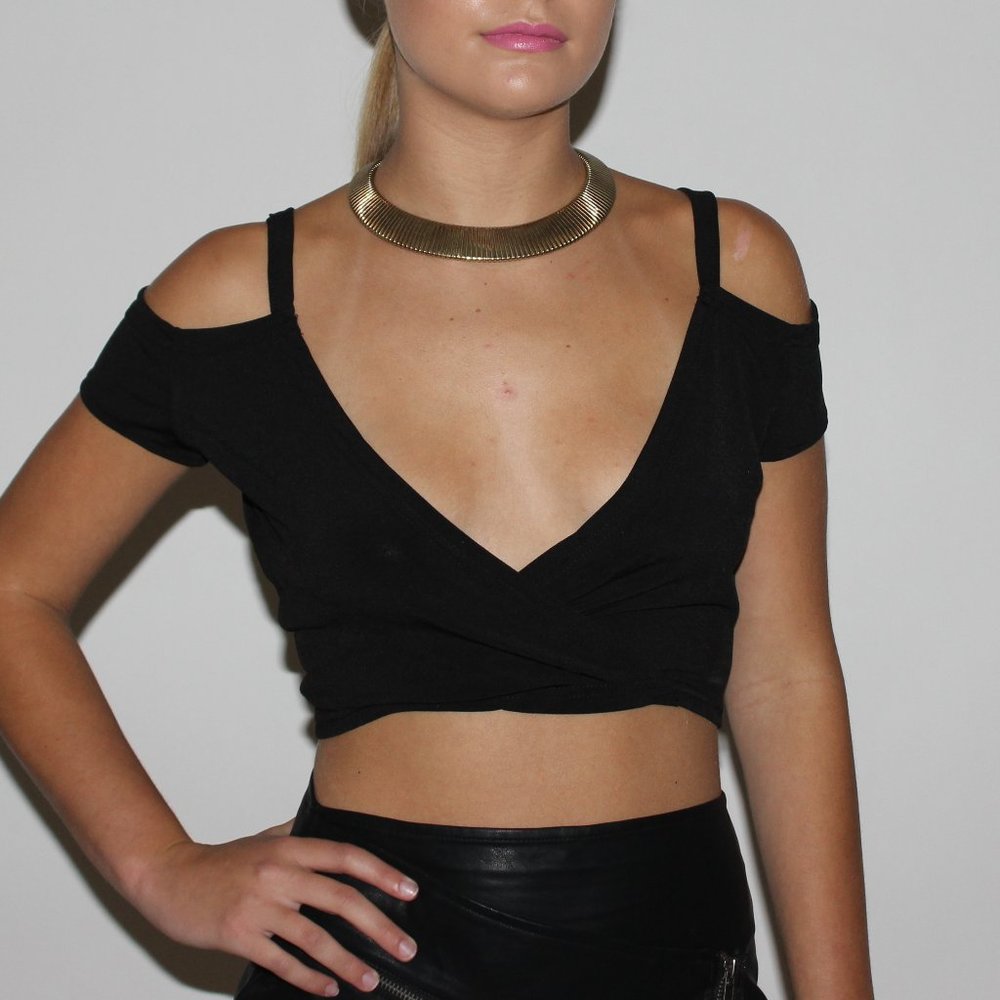 Black Crop Top Tee